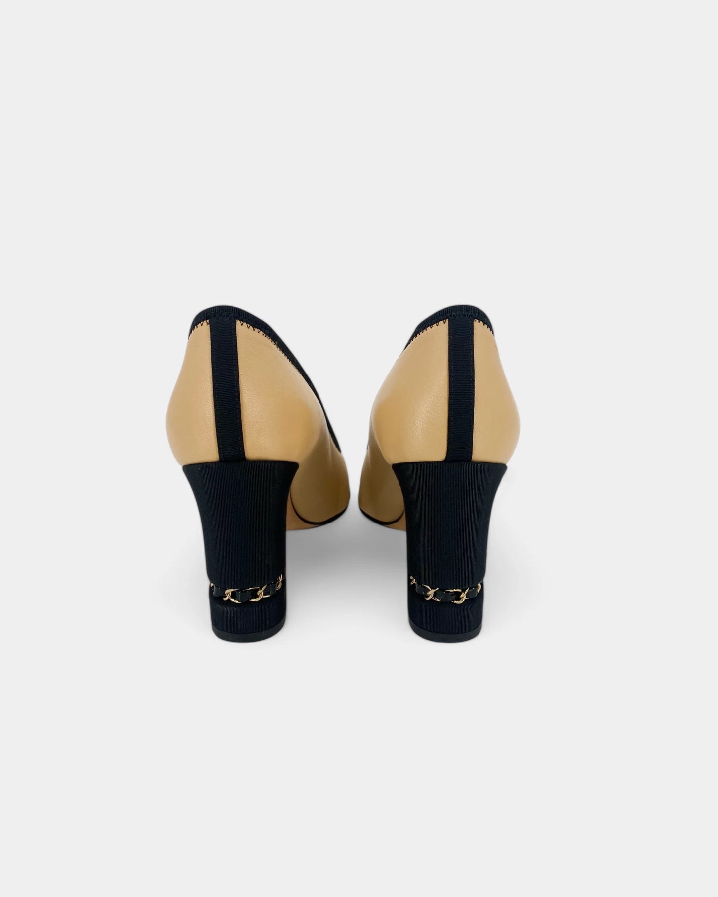 Beige and black pumps - 38 EU / 7 US