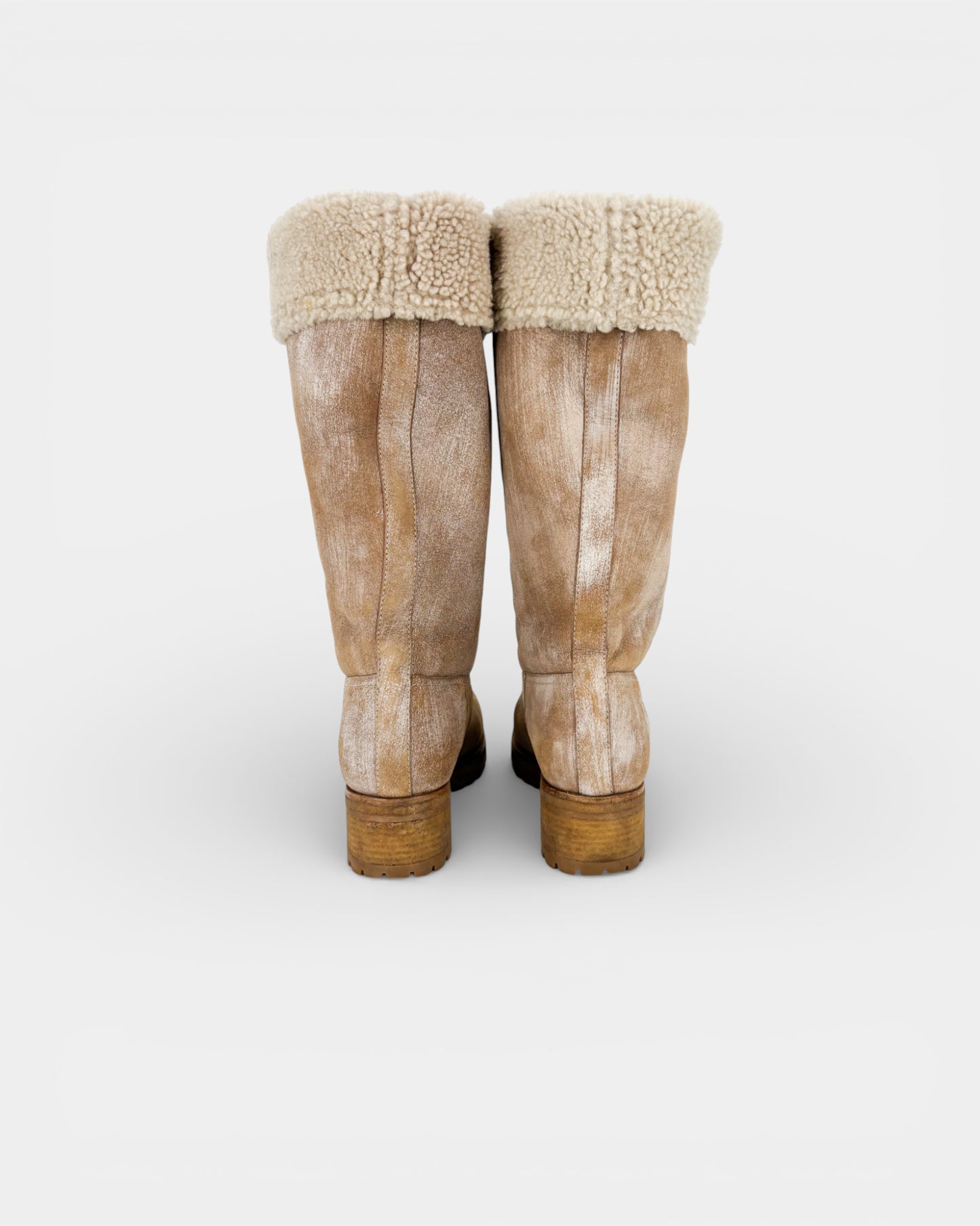 Bottes en cuir patiné, doublées shearling