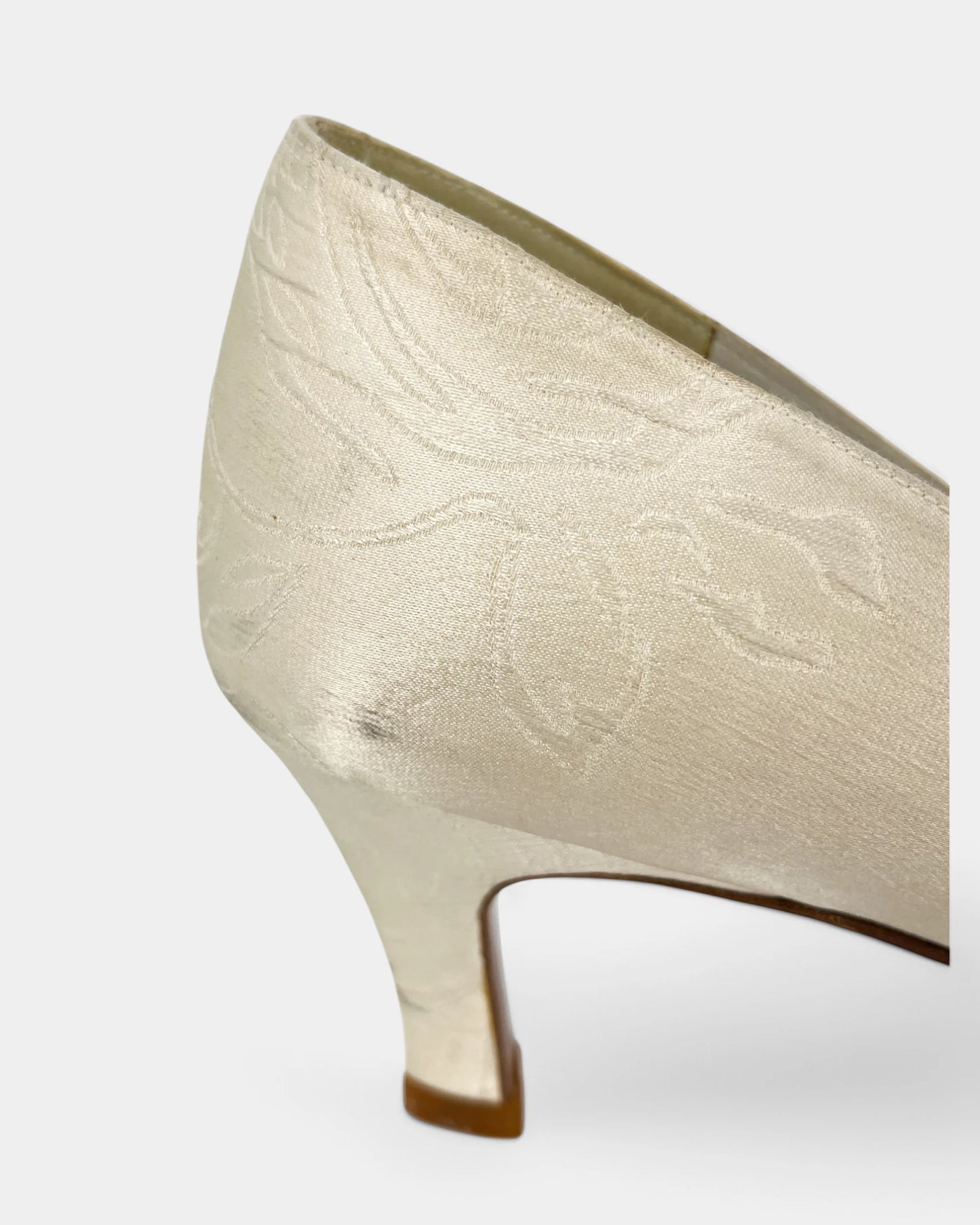 White pumps - 38.5 EU / 7.5 US