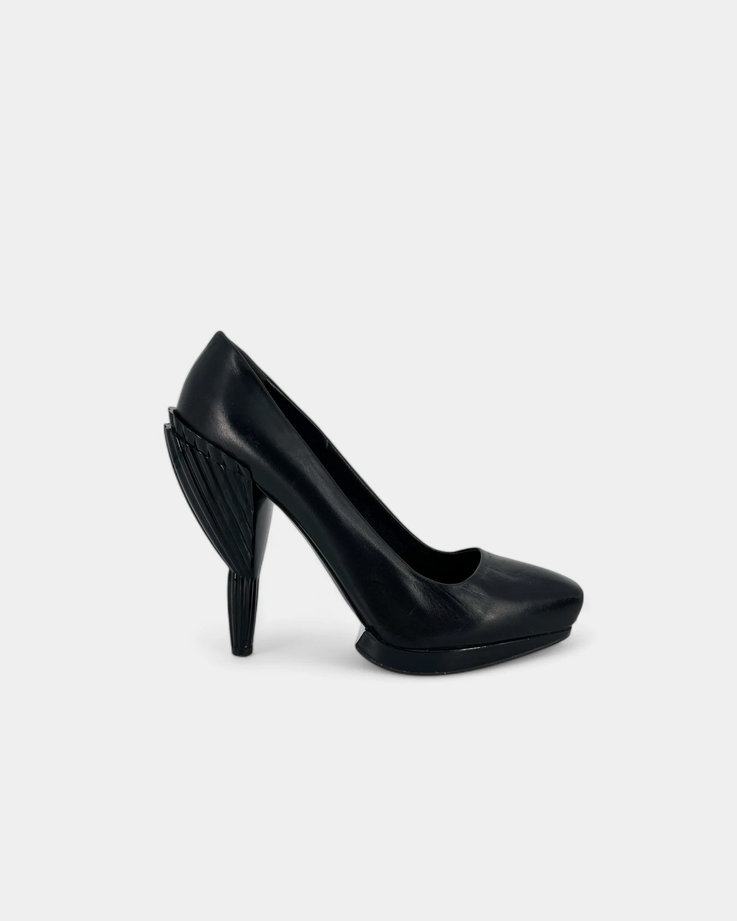 Black platform pumps - 38 EU / 7 US