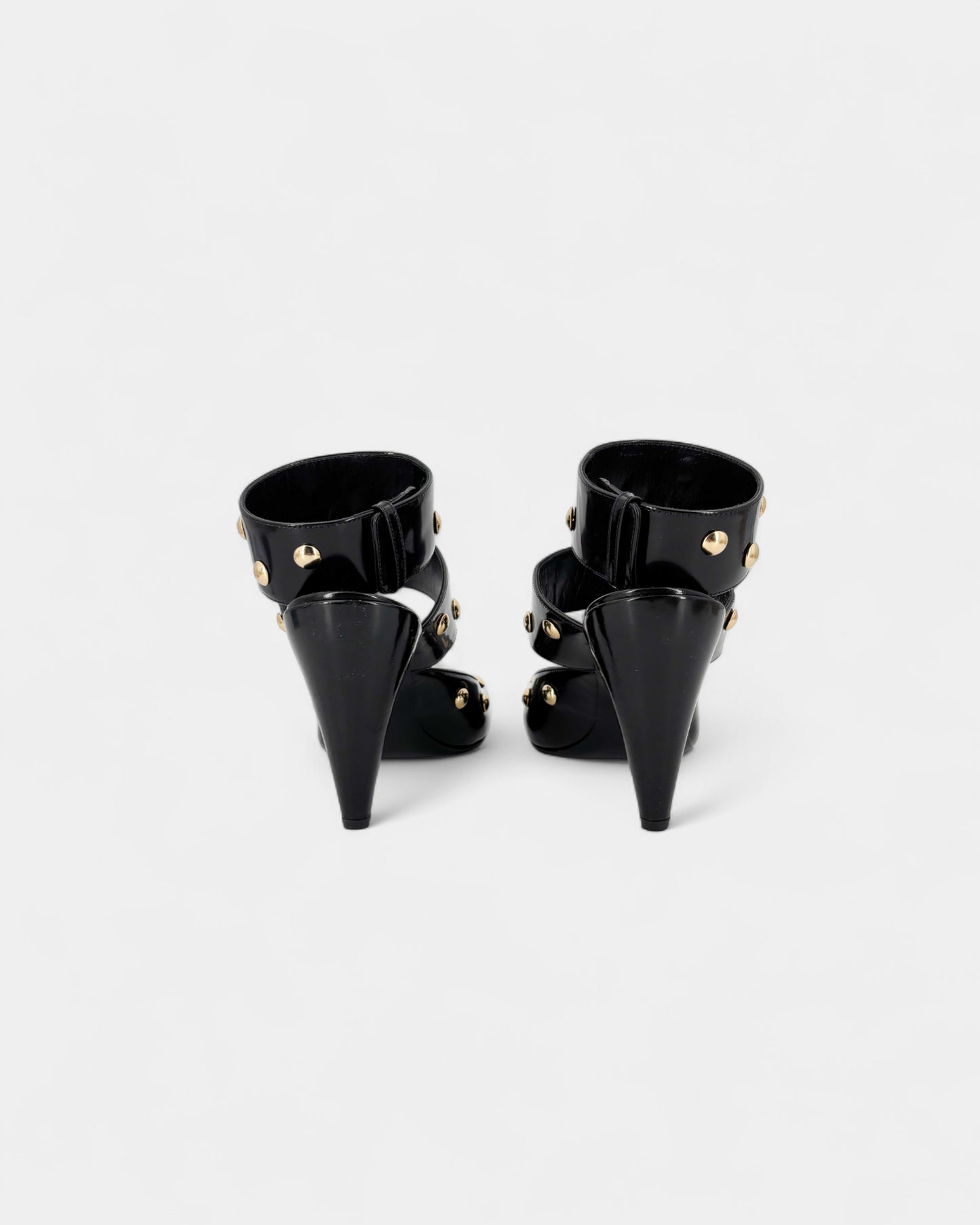 Sandales noires et dorées