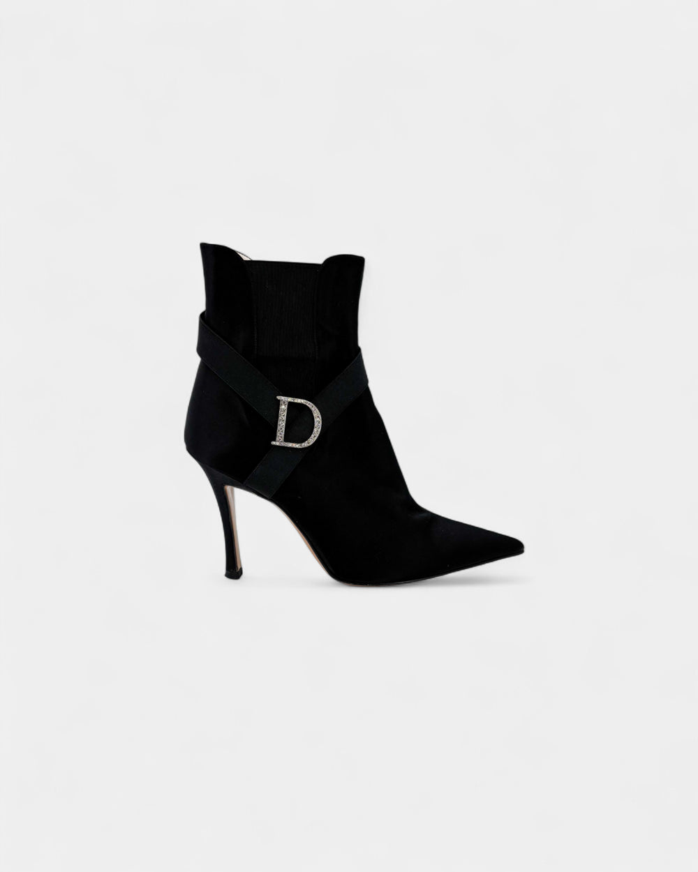 Bottines en satin noir