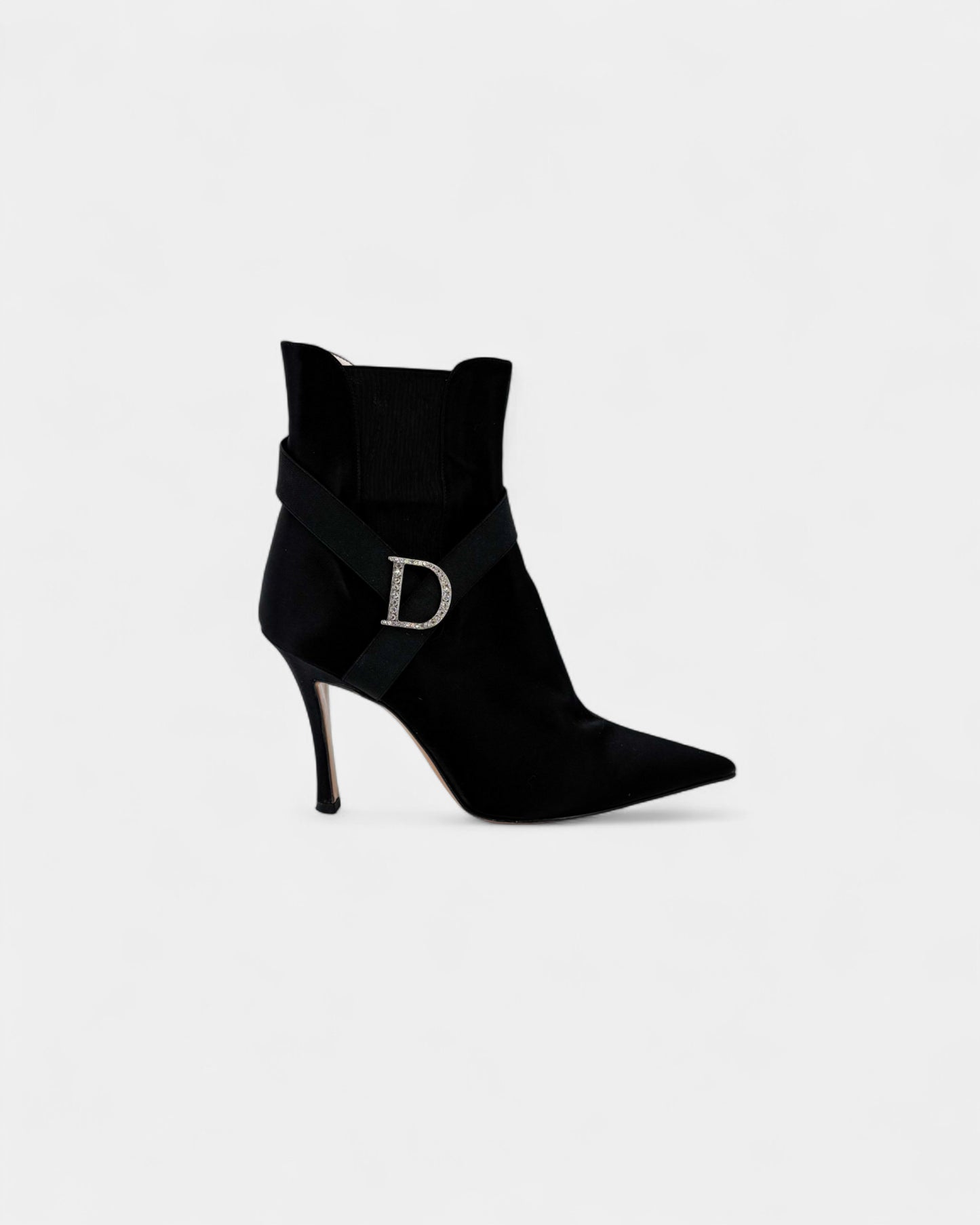 Bottines en satin noir