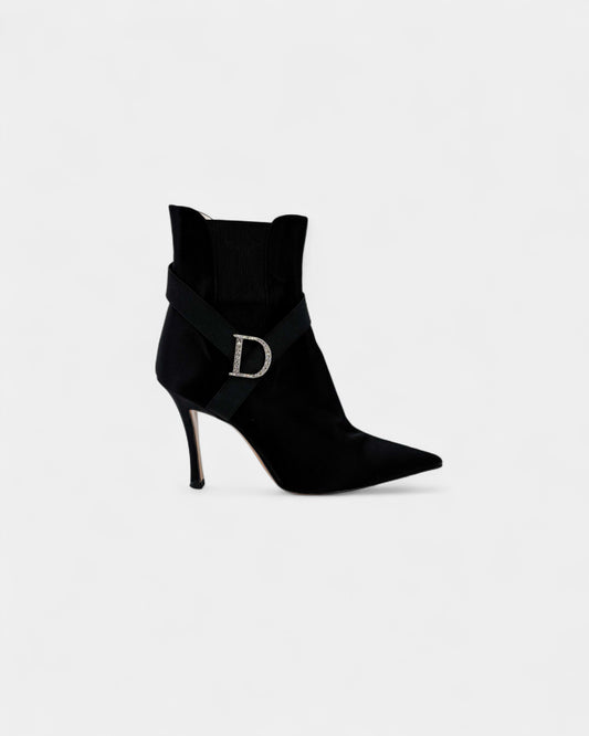 Bottines en satin noir