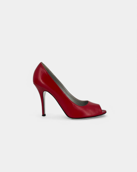 Red pumps - 40 EU / 9 US