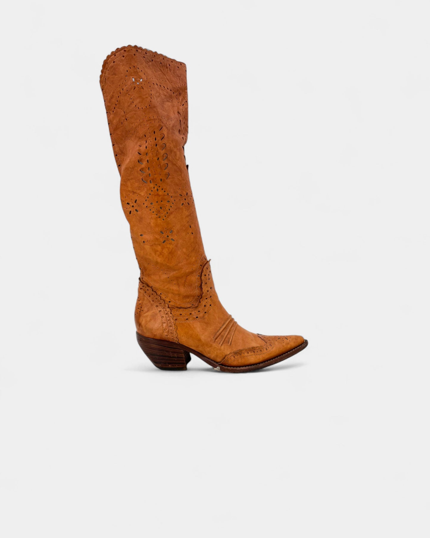 Bottes en cuir ajouré