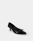 Escarpins en cuir verni noir à talon fin