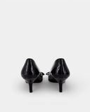 Escarpins en cuir verni noir à talon fin