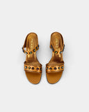 Sandales en cuir camel à détails bijoux