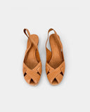 Sandales en cuir camel à talon compensé et liège