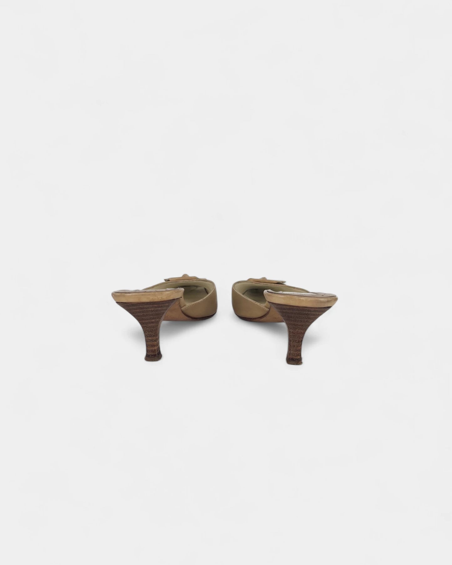 Mules beiges à talons - 36 EU / 6 US
