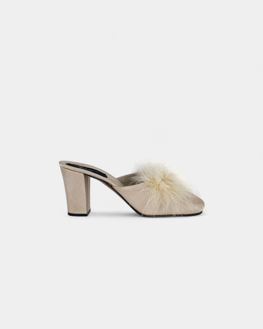 Mules blanches à poils - 38 EU / 8 US