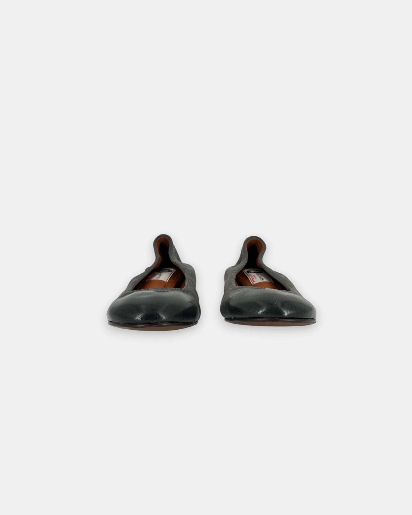 Gray patent toe ballerinas