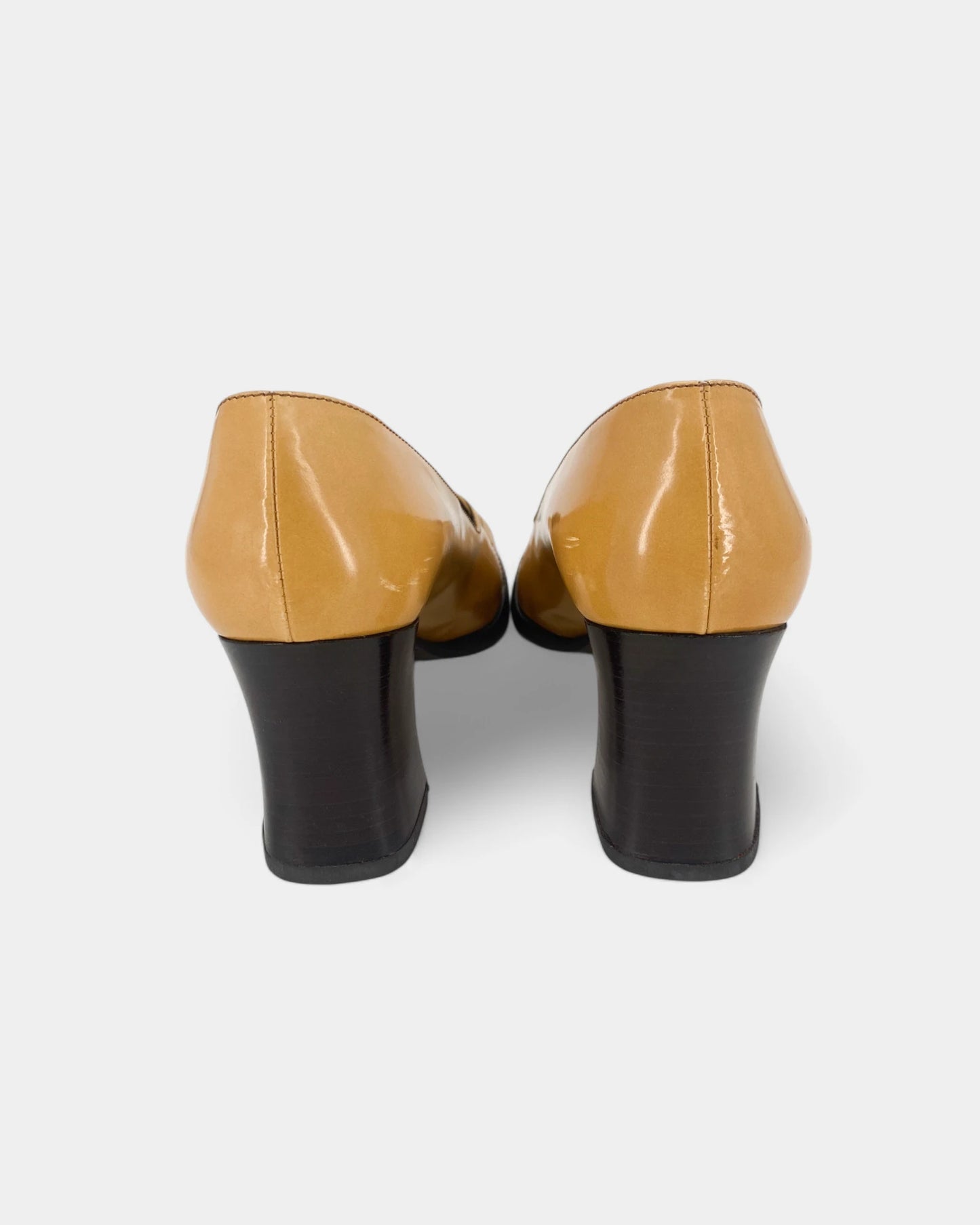 Beige heeled loafers