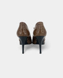 Brown pumps with a tortoiseshell pattern