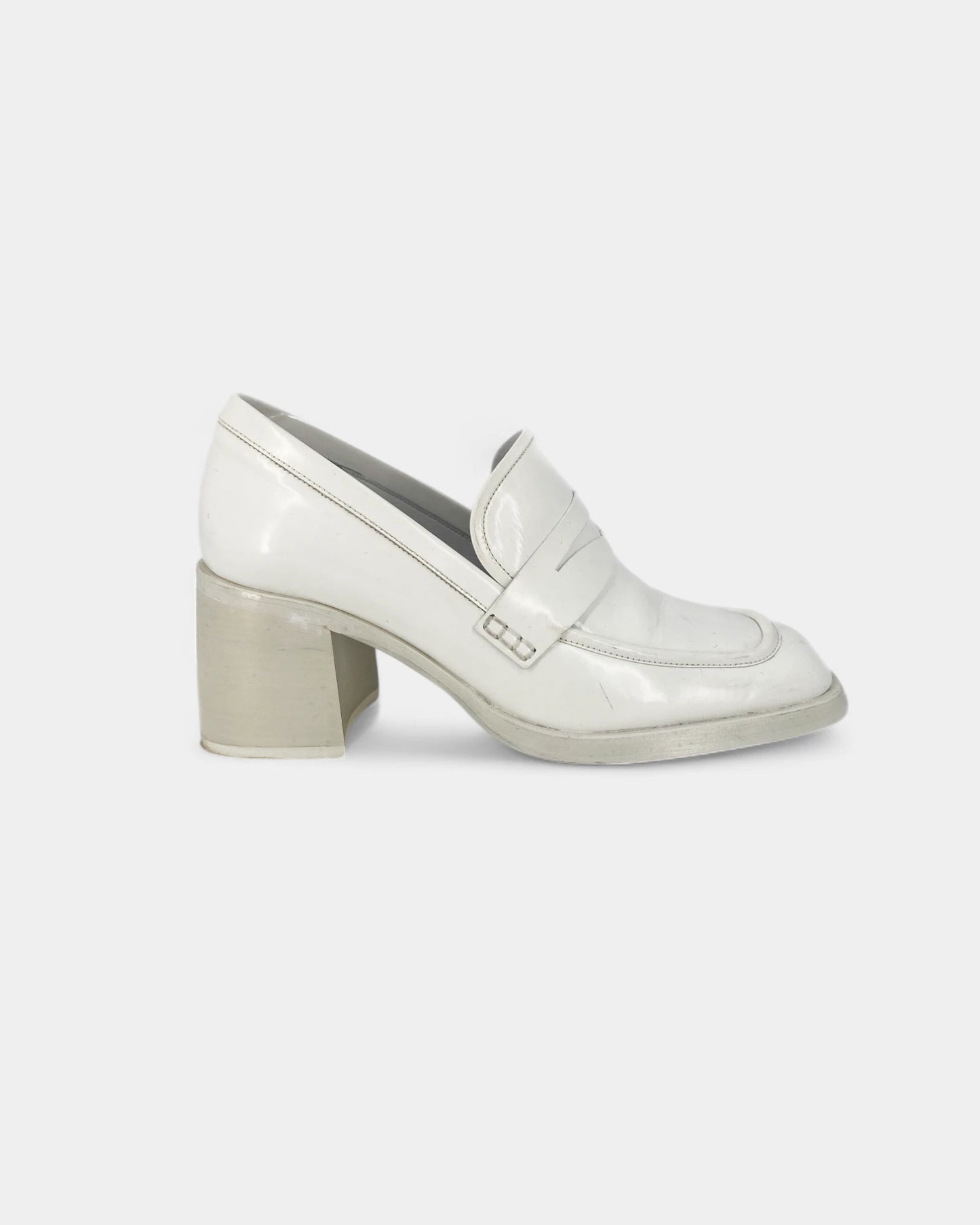 Mocassins blancs à talons - 39 EU / 9 US