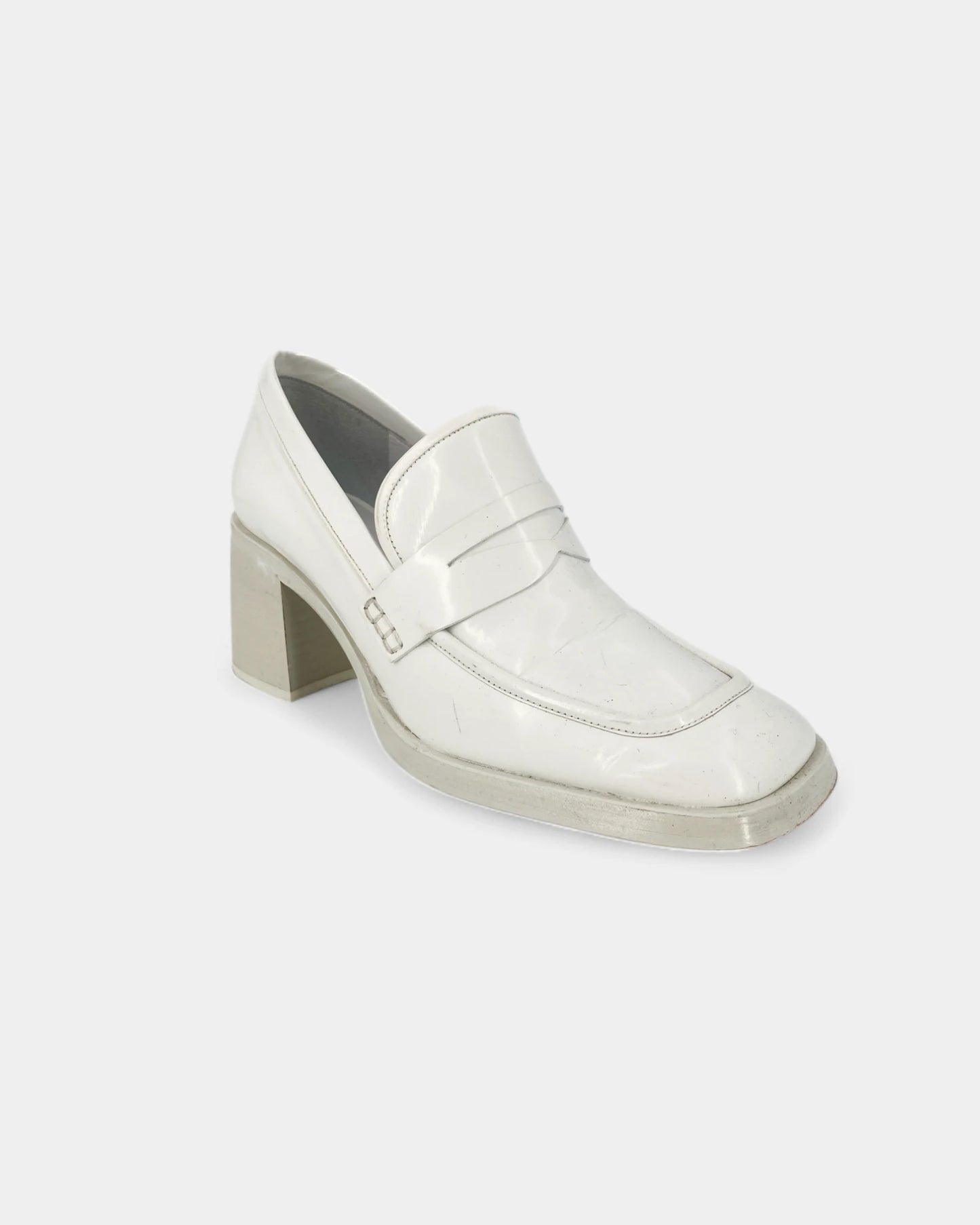 Mocassins blancs à talons - 39 EU / 9 US