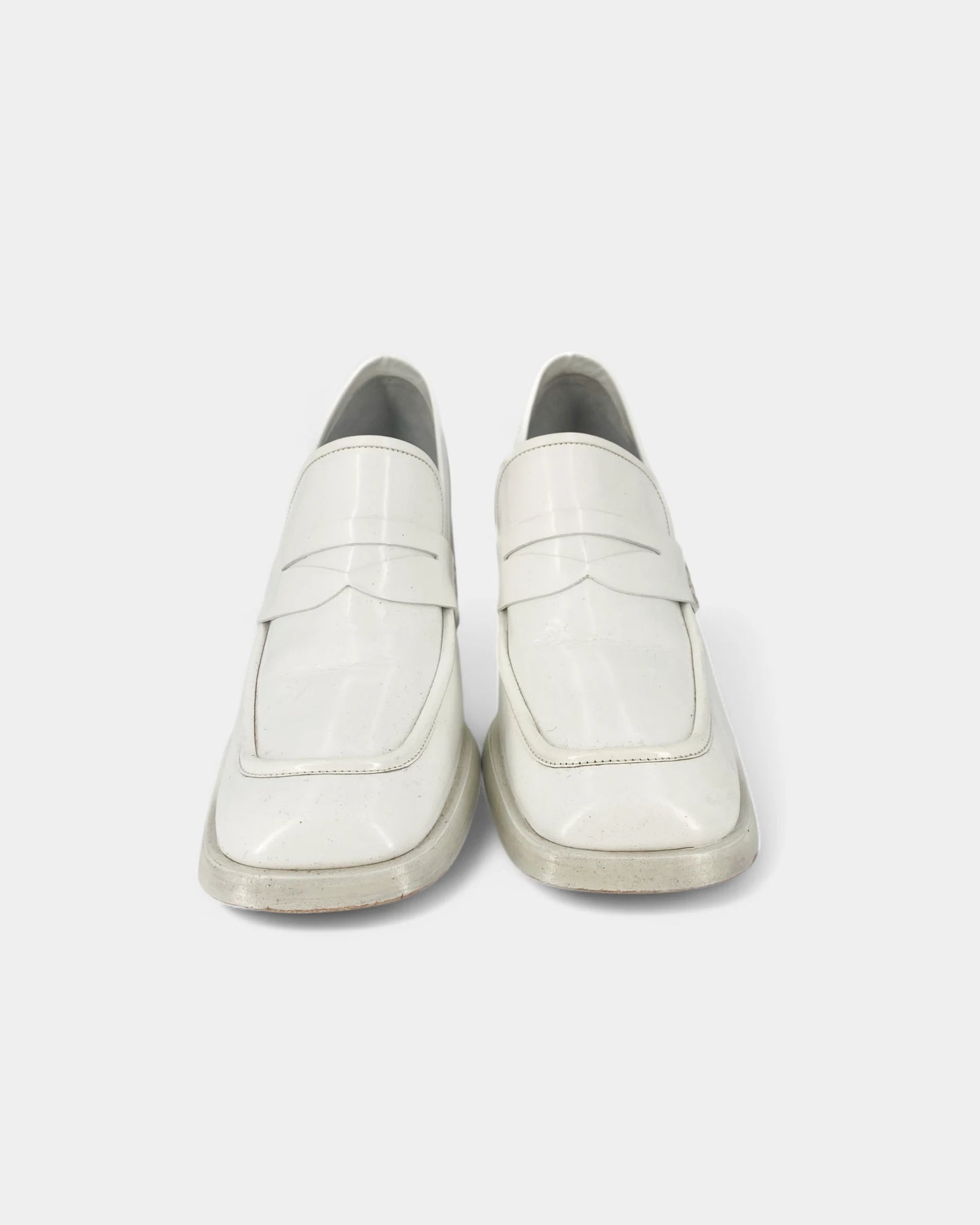 Mocassins blancs à talons - 39 EU / 9 US