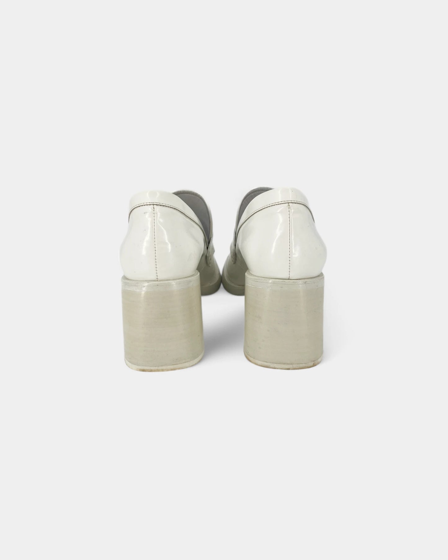 Mocassins blancs à talons - 39 EU / 9 US