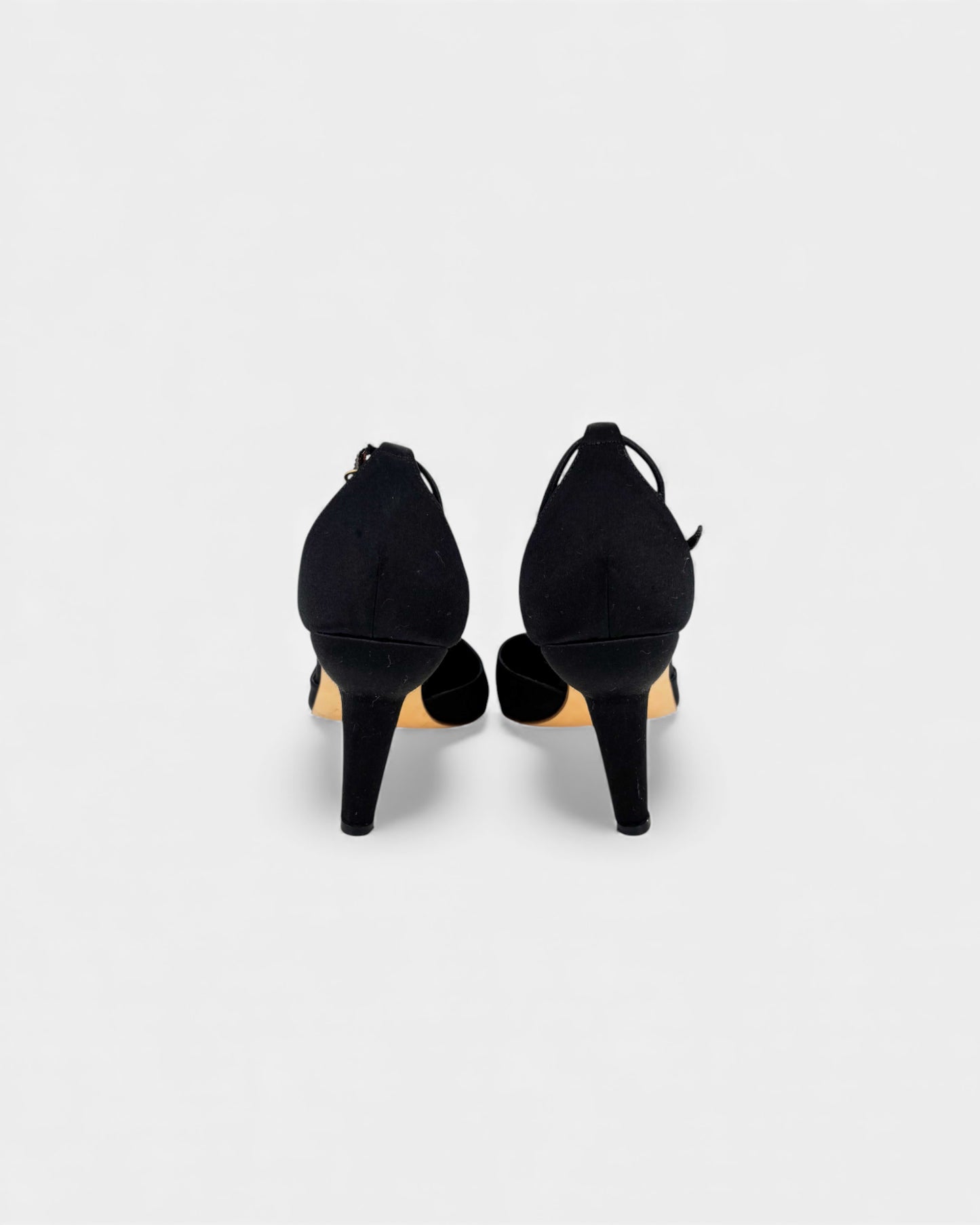 Escarpins noirs barre dorée et perle