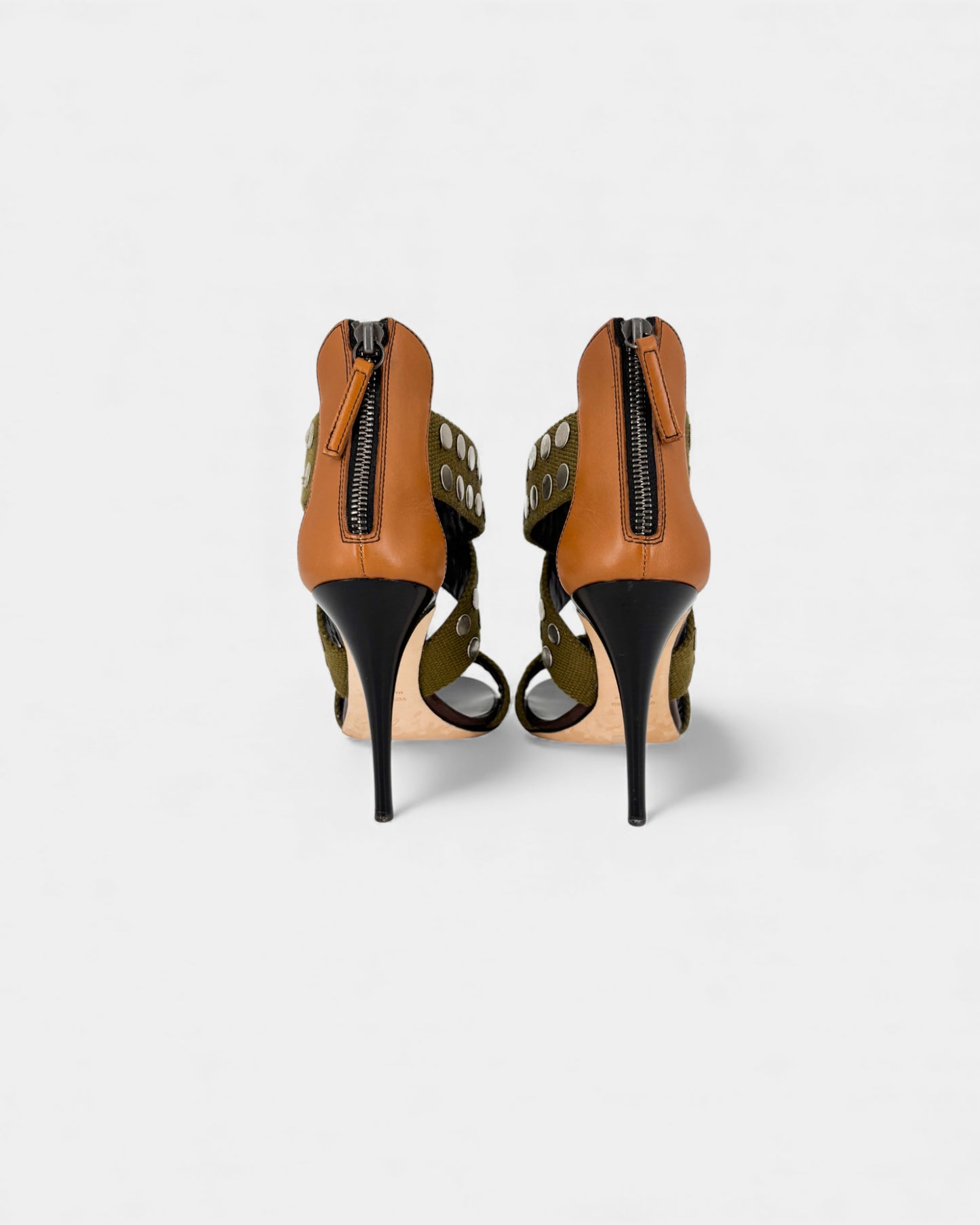 Sandales à bandes kaki cloutées