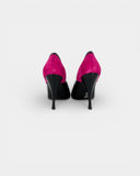 Two-tone pump in black patent leather and fuchsia suede