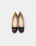 Escarpins en cuir verni noir à bout ouvert