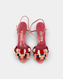 Sandales en daim rose à détails multicolores