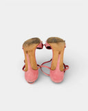 Sandales en daim rose à détails multicolores