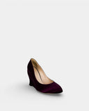 Escarpins en satin violet à talon compensé