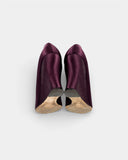 Escarpins en satin violet à talon compensé