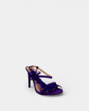 Sandales violettes à talon et plumes