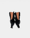 Sandales en cuir noir à clous et talon fin