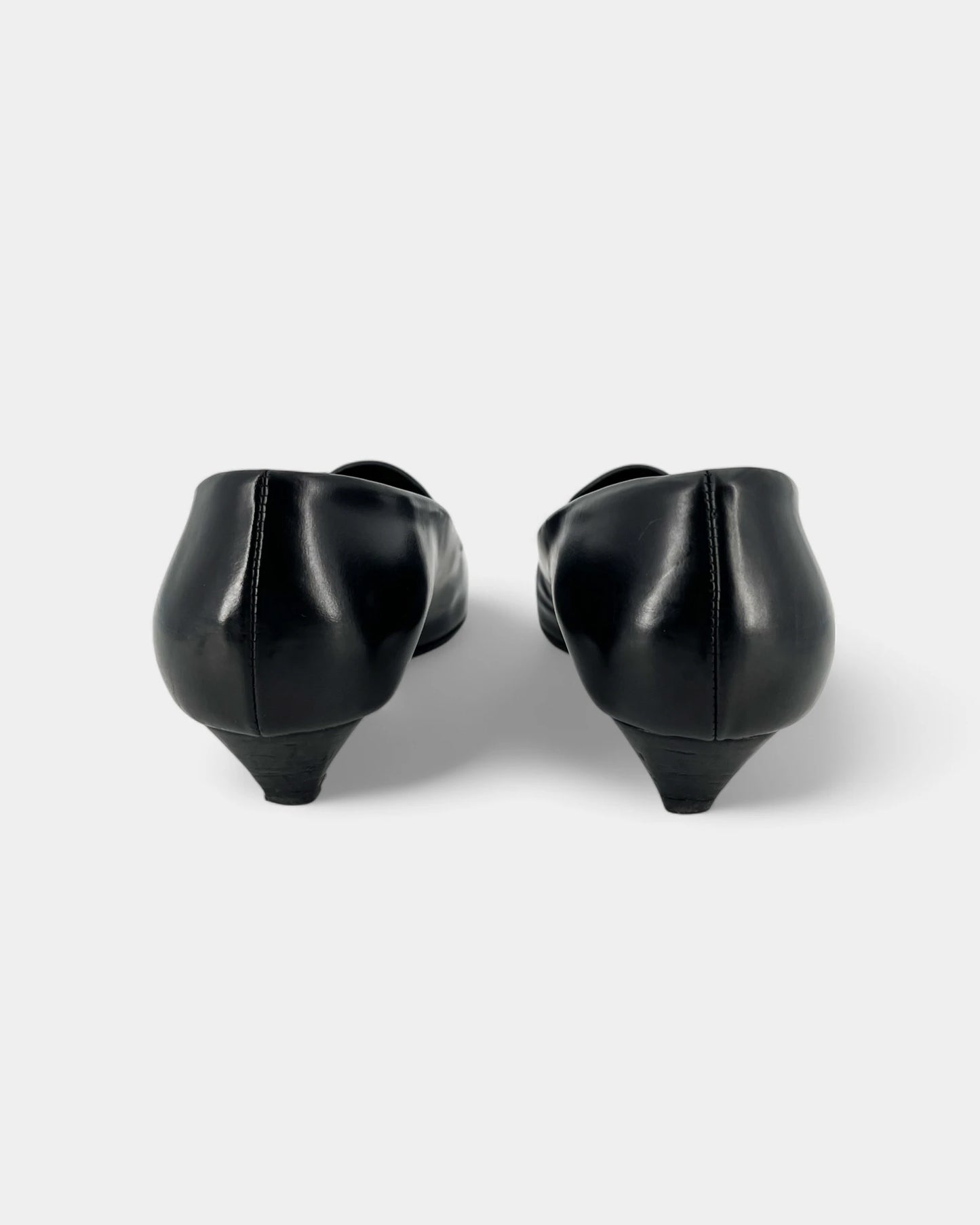 Mocassins noirs à petits talons - 37.5 EU / 7.5 US