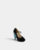 Escarpins cuir noir à talons sculptés tressés bleu ciel
