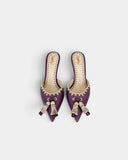 Mules en cuir violet à pampilles