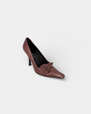 Removable brown leather pumps