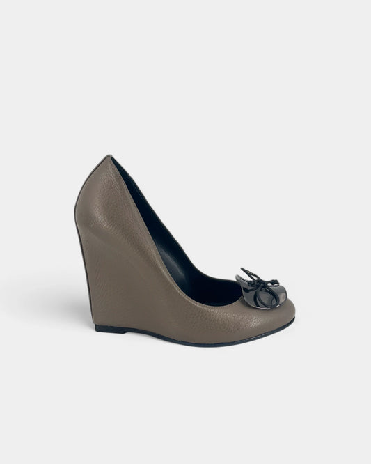 Escarpins compensés gris à noeud noir - 37 EU / 7 US