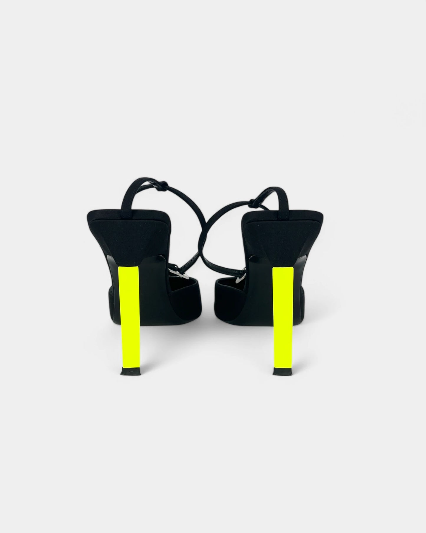 Escarpins noirs et jaunes - 38 EU / 8 US