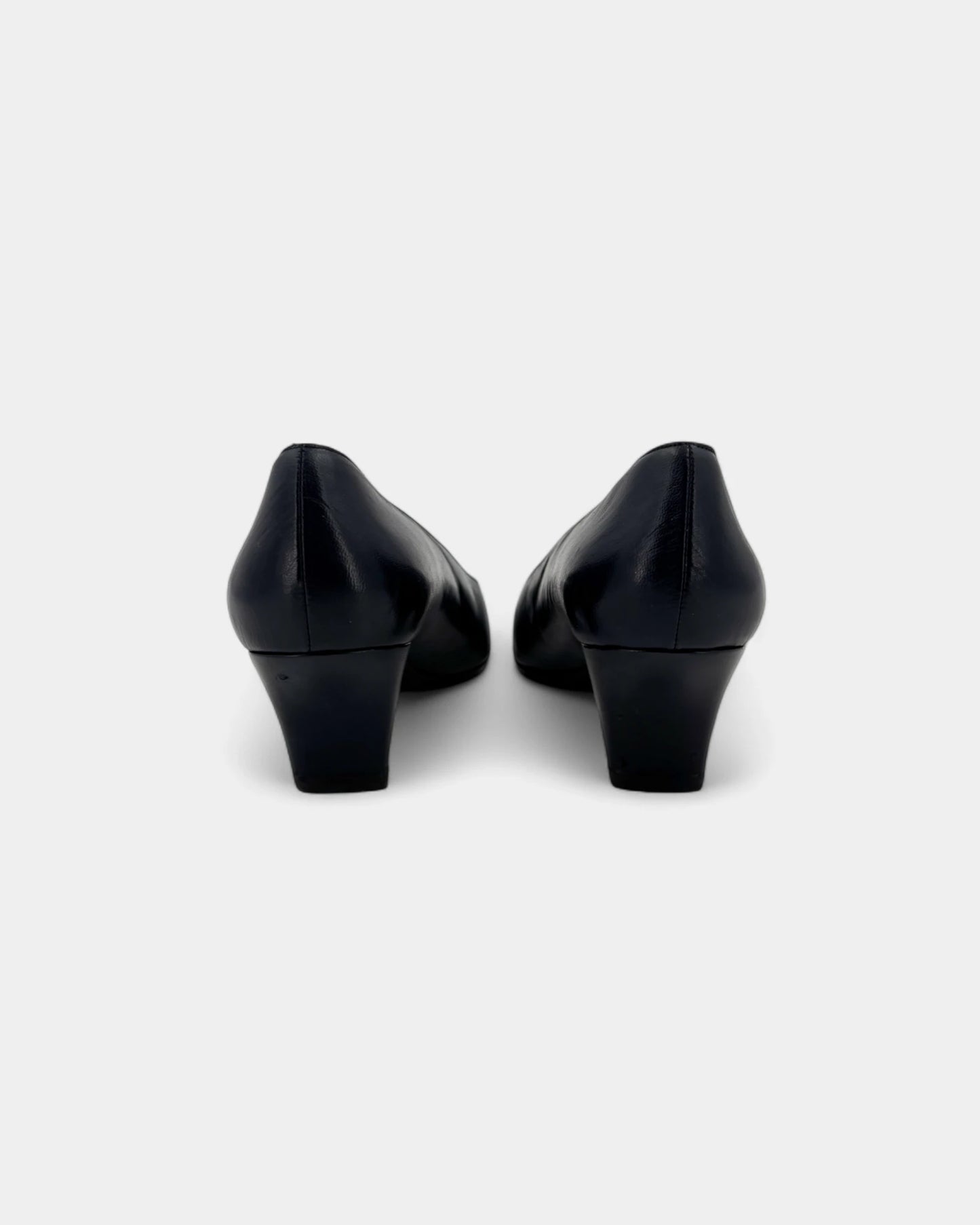 Escarpins en cuir avec bout carré logo CC - 38.5 EU / 7.5 US