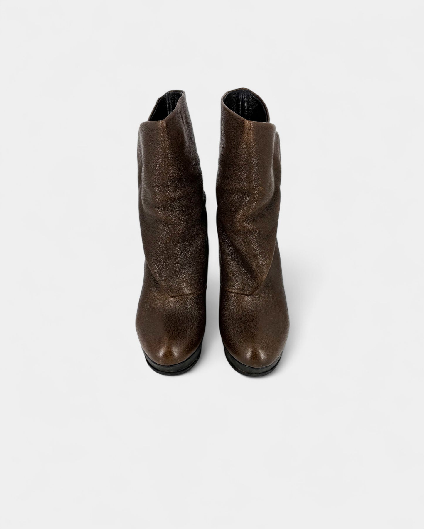 Bottines en cuir marron à talons compensés