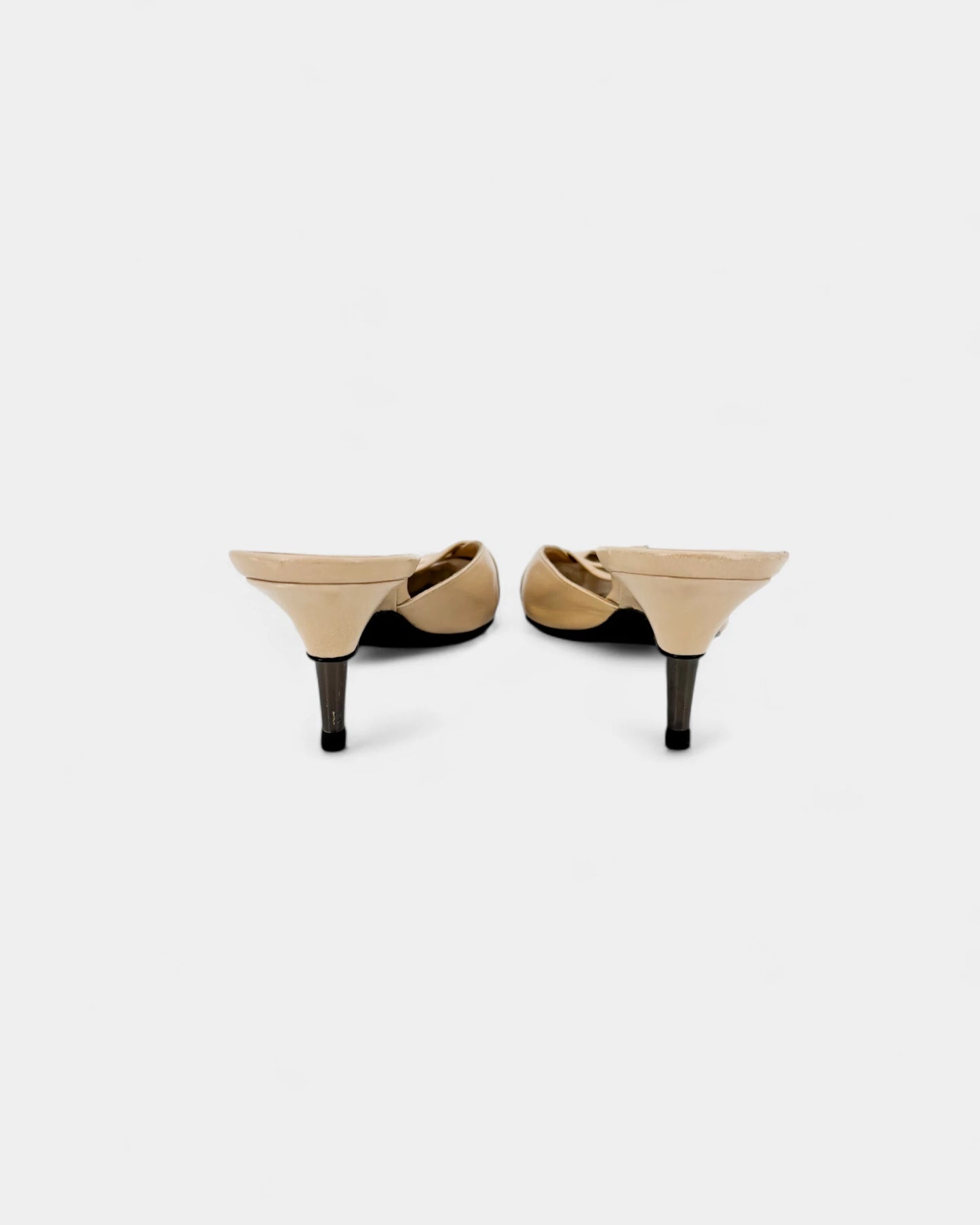 Mules beige à boucles - 39 EU / 8 US