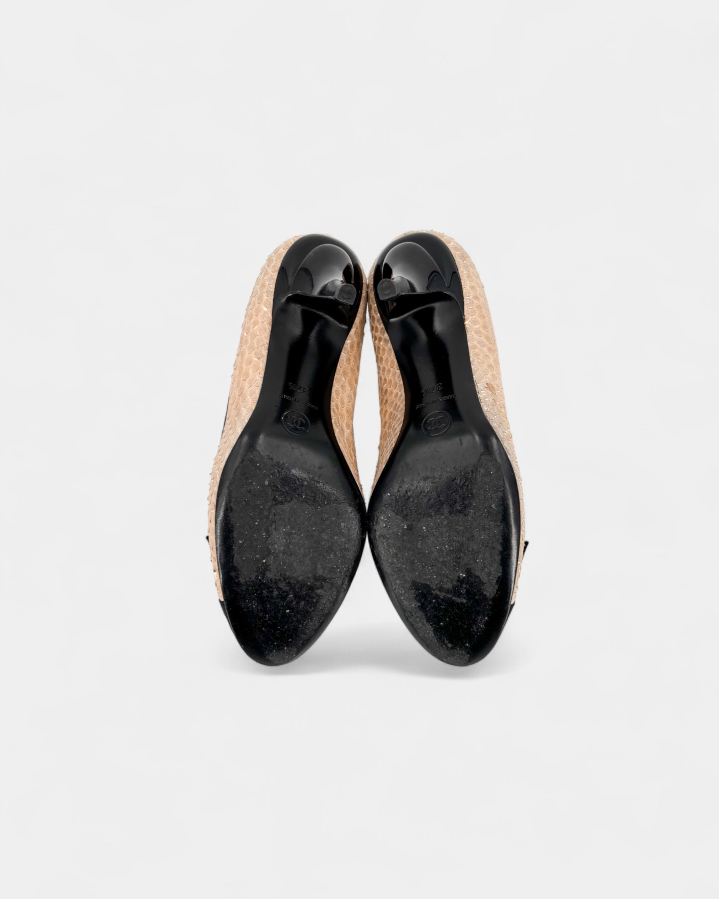 Escarpins en cuir beige et tissu noir