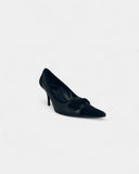Black crocodile-effect pumps