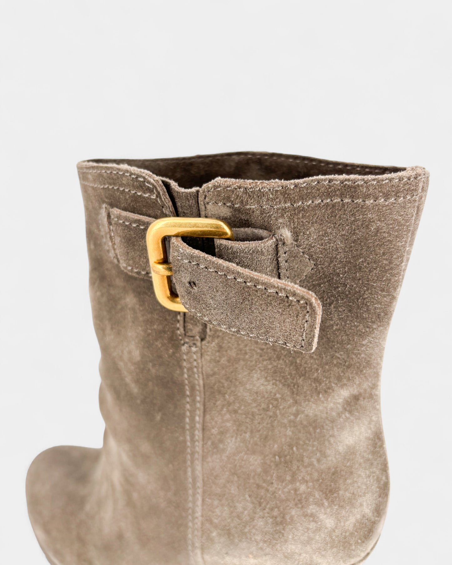 Boots en daim gris compensées