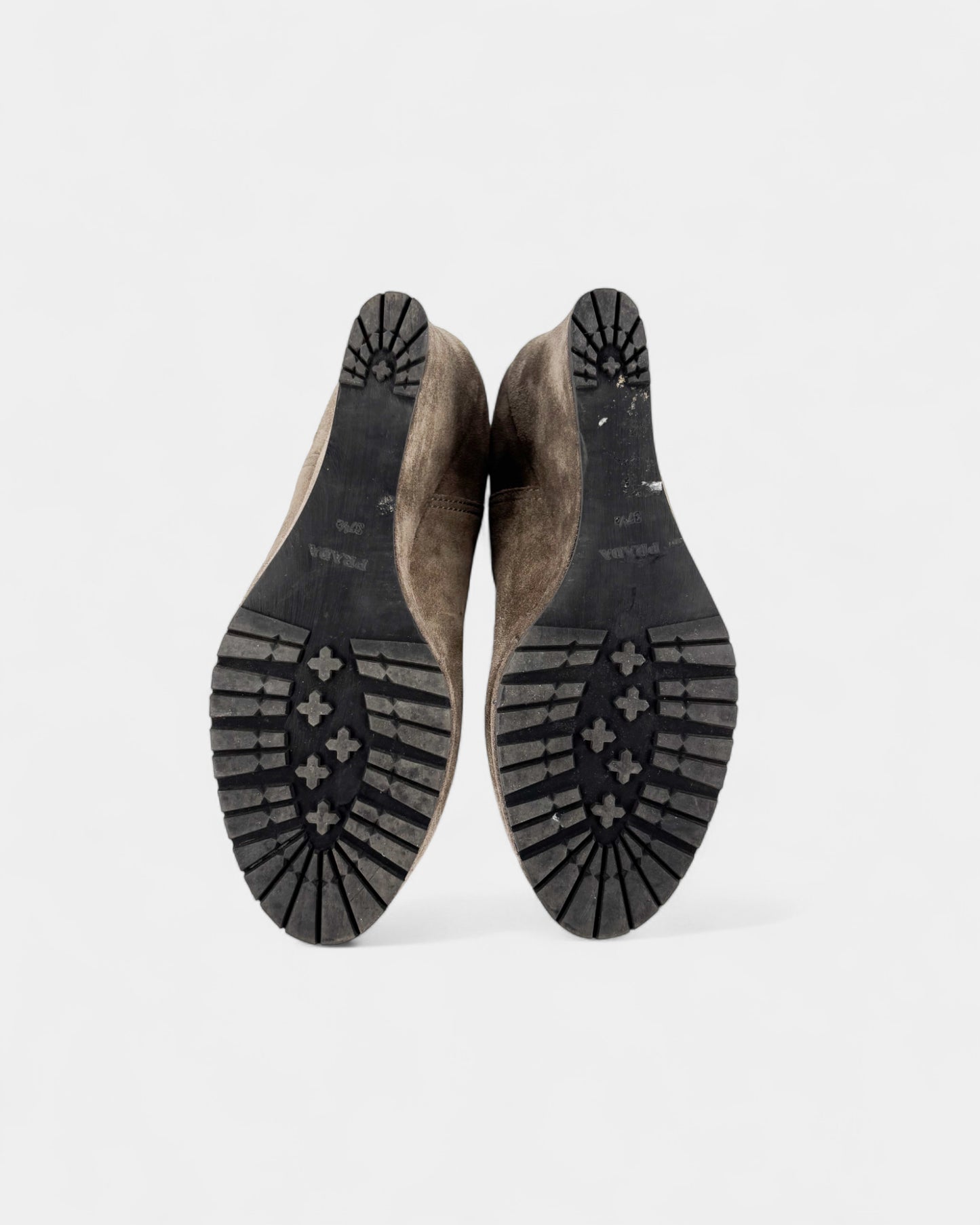 Boots en daim gris compensées