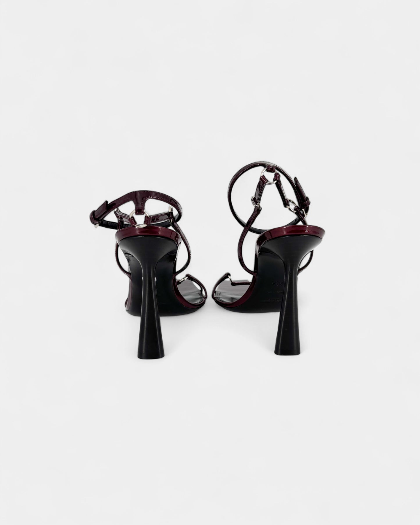 Sandales en cuir vernis bordeaux