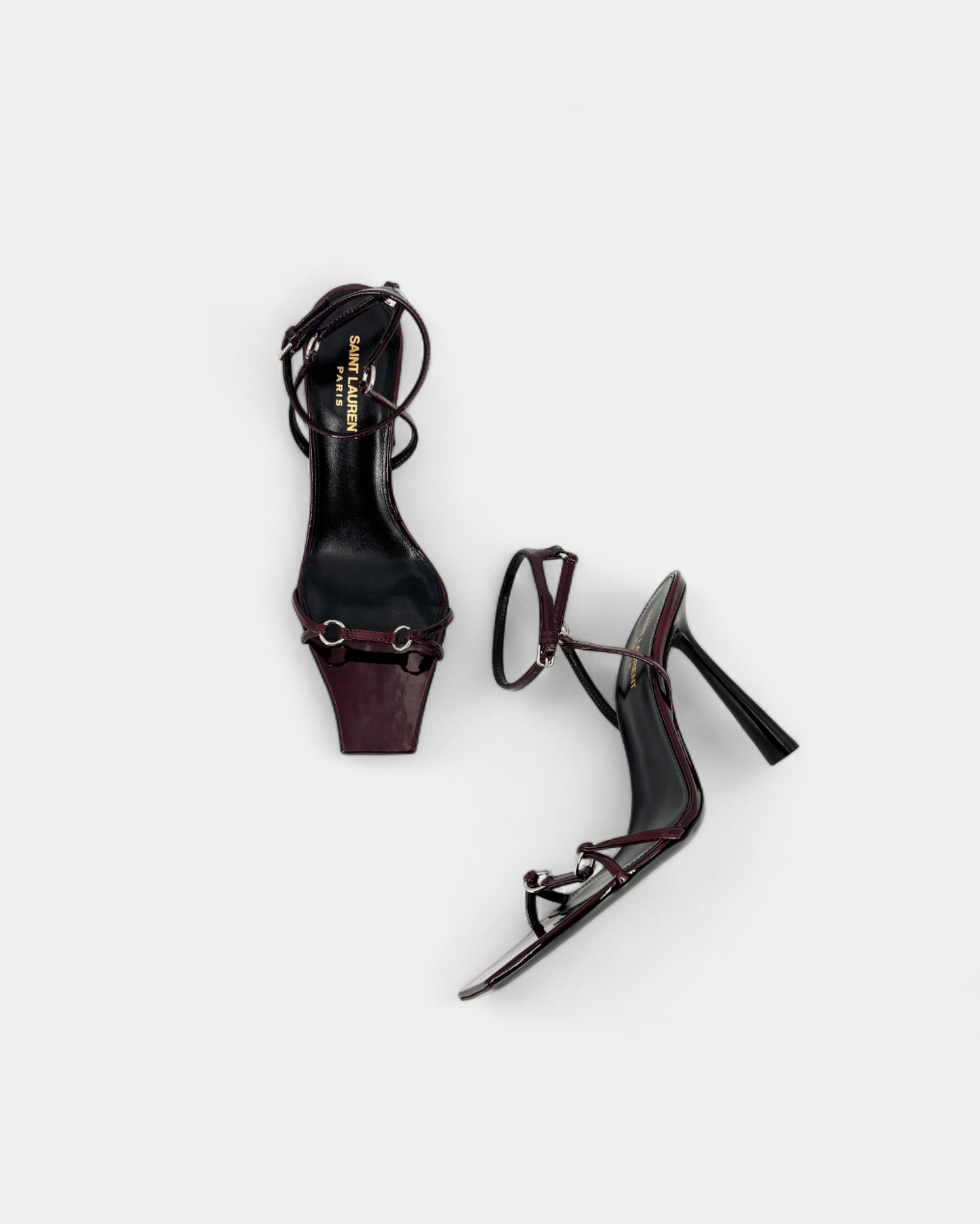 Sandales en cuir vernis bordeaux