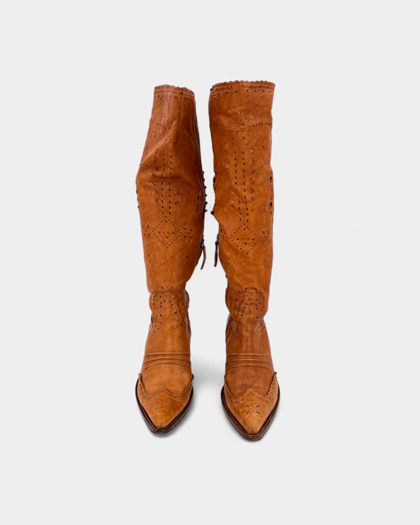 Bottes en cuir ajouré